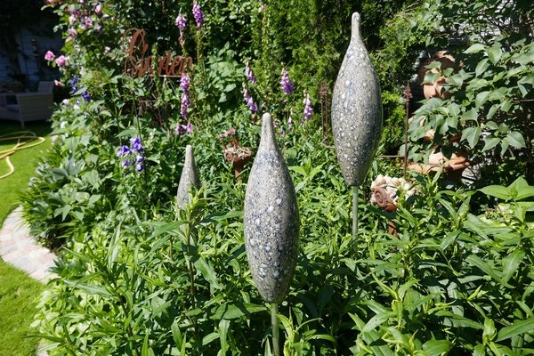 Tangoo Keramik | Gartenstecker Spitzen Effektglasur grau | Gartenkeramik | Gartenschmuck