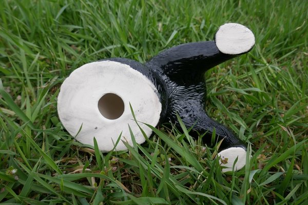 Keramik Hund buddelnd zum Stellen schwarz