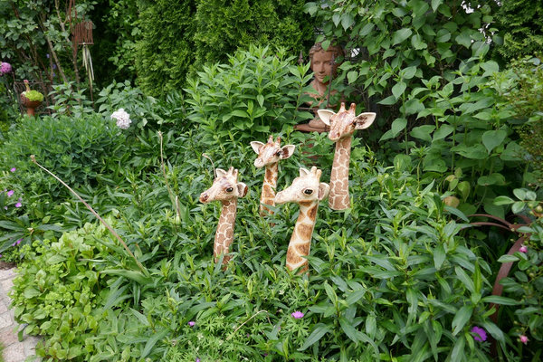 Keramik Giraffe groß | Frostfest | Gartenstecker | Gartenschmuck | Dekoration